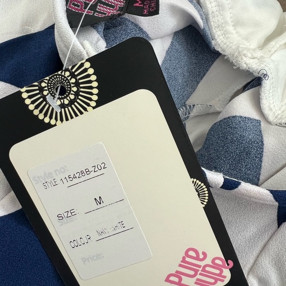 Crochet Backless Chevron Romper - Picture 6 of 6